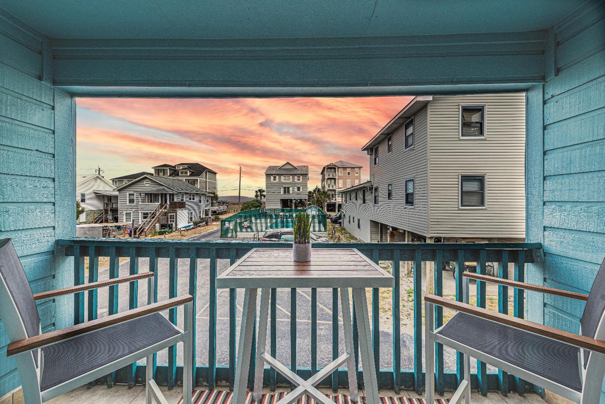 Hang Ten Hideaway, Pool, Condo, Parking - 6 Person Max Occupancy Carolina Beach Eksteriør billede
