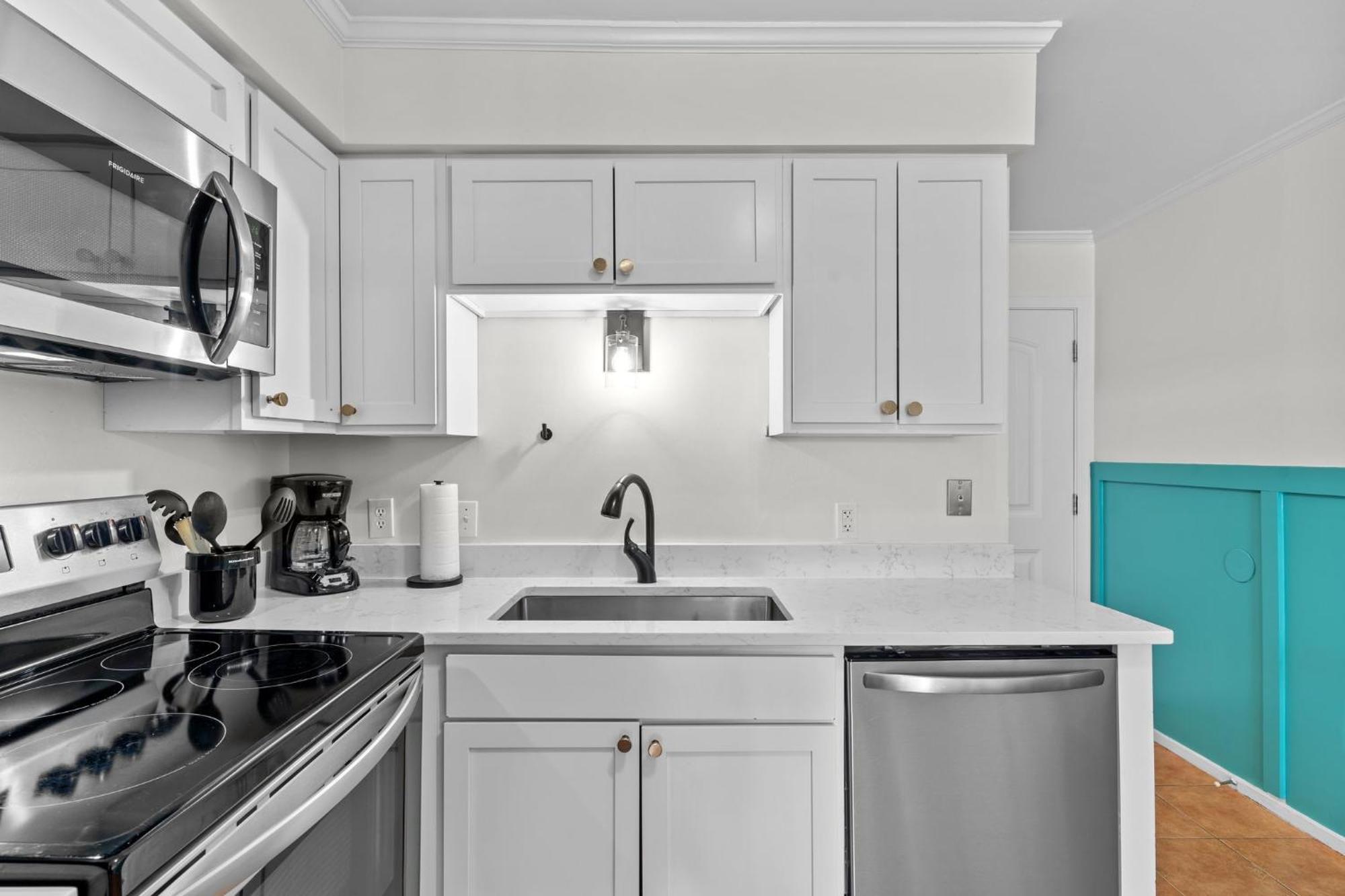 Hang Ten Hideaway, Pool, Condo, Parking - 6 Person Max Occupancy Carolina Beach Eksteriør billede