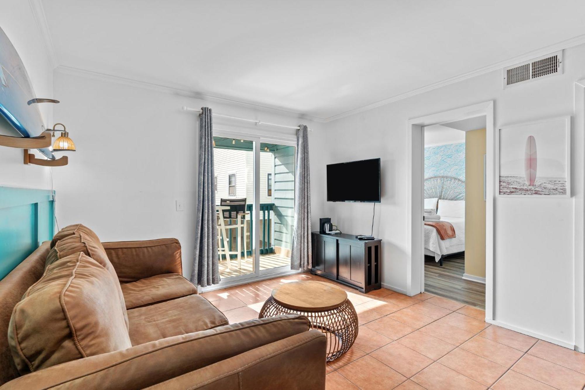 Hang Ten Hideaway, Pool, Condo, Parking - 6 Person Max Occupancy Carolina Beach Eksteriør billede